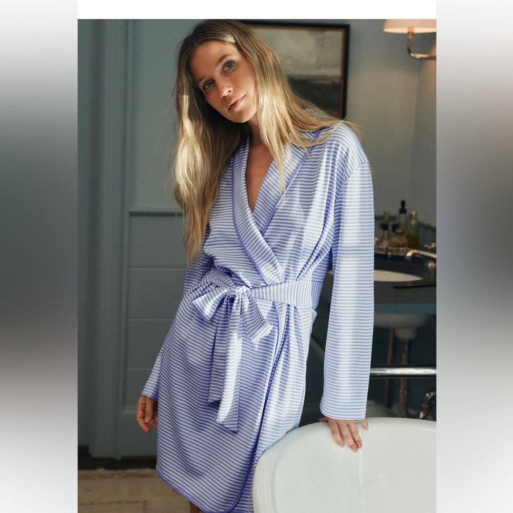 Pima Short Robe in Hydrangea
